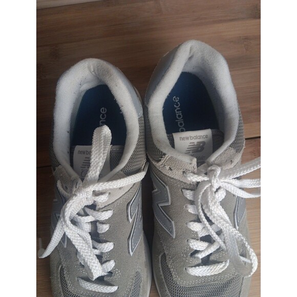 New Balance 574 Core Grey/White Size 7.5 MENS - EUC